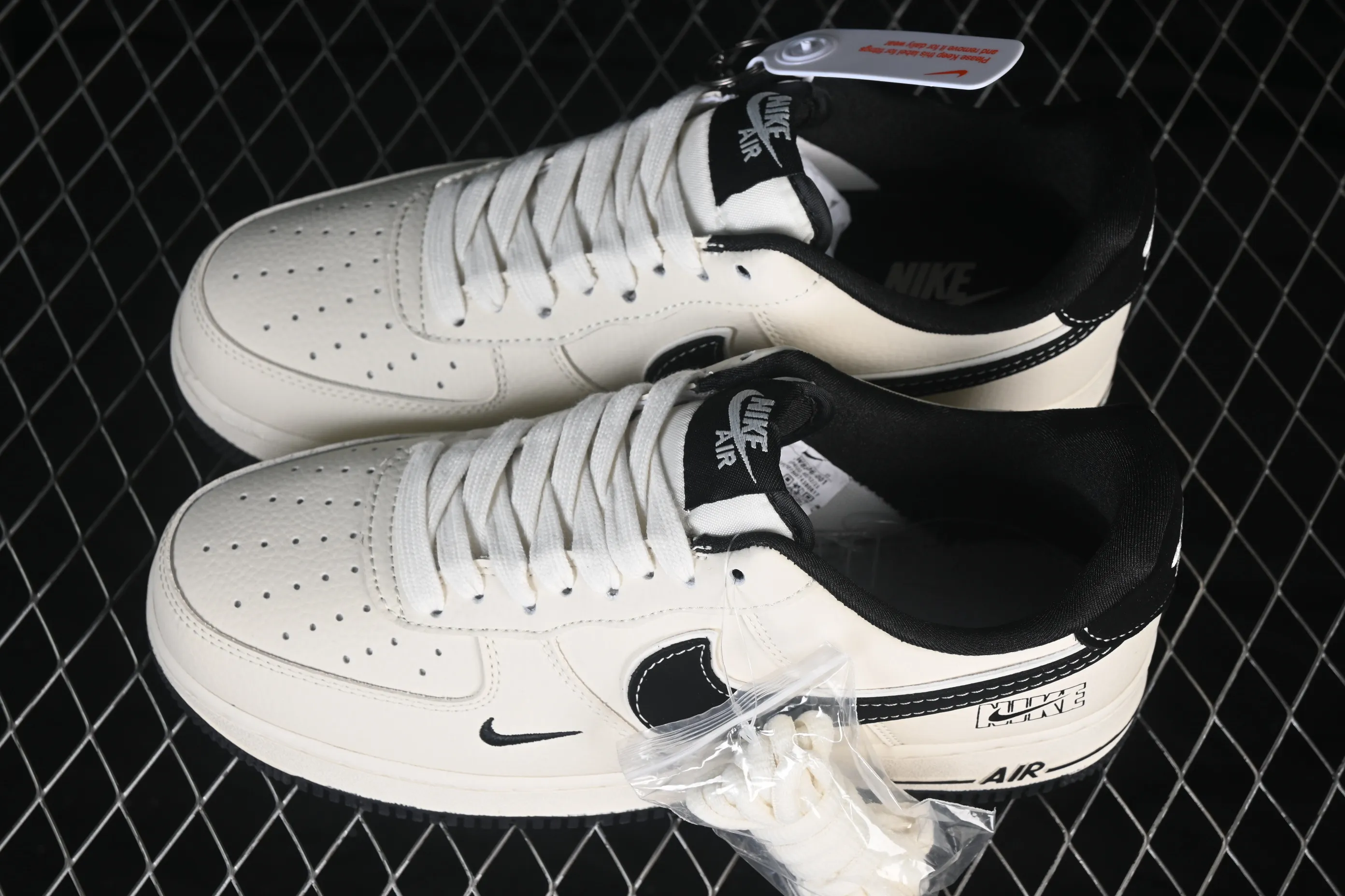 All Categories Nk Air Force 1 Air Force Series Nk Air Force 1 Low Air Force Low Nike Air Force 1'07 Low Beige White Black Contrast Color Air Force One Low Casual Sneakers DW8806-001